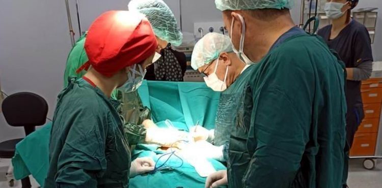Milletvekili Tamer; Develi Devlet Hastanesi'nde ilk ameliyatı yaptı