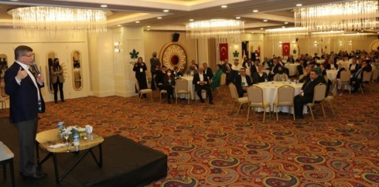Gelecek Partisinde Yüzler Gülüyor