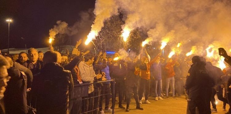 Kayserispor taraftarı takımı bağrına bastı