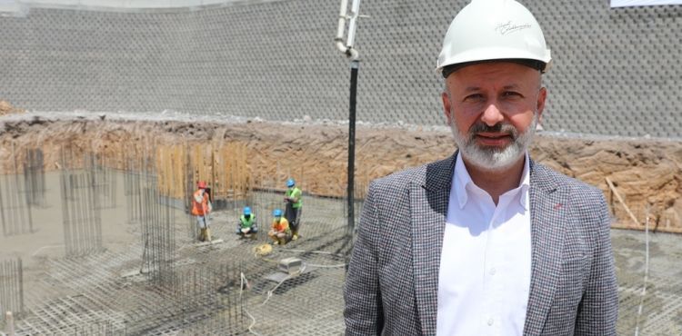 BAŞKAN ÇOLAKBAYRAKDAR, “ERKİLET BULVARI VE YEŞİL MAHALLE, YENİ YÜZE KAVUŞUYOR”