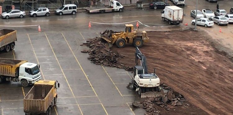MİLLETİN PARASI ÇARÇUR EDİLİYOR