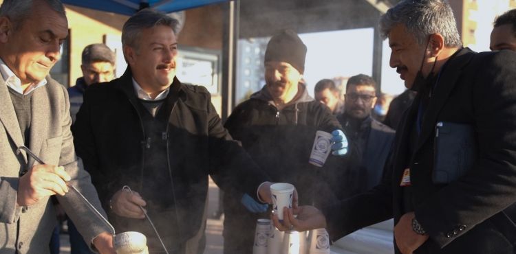 EHLİYET SINAVI ÖNCESİ SICAK ÇORBALAR BAŞKAN’DAN