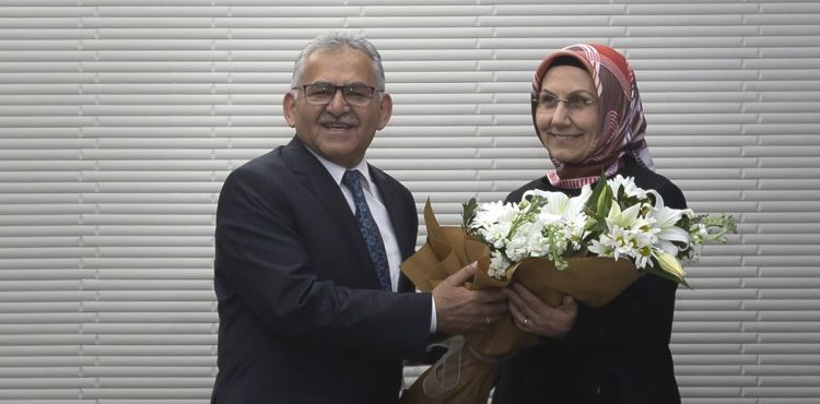 BÜYÜKKILIÇ: “KADIN ELİNİN DEĞDİĞİ HER ALANDA EMEK VE FEDAKÂRLIK VARDIR”