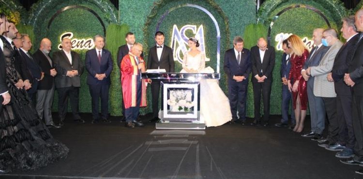 Yücel ailesinin mutlu günü