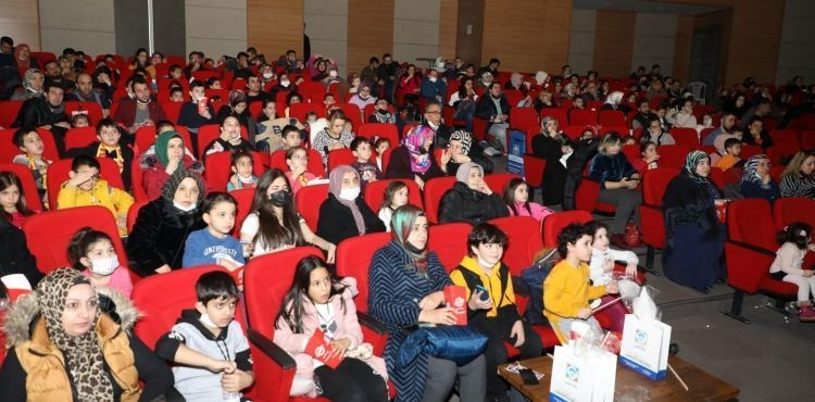 ÇOCUKLARDAN “KİTAP SİZDEN SİNEMA BİLETİ BİZDEN” KAMPANYASINA YOĞUN İLGİ