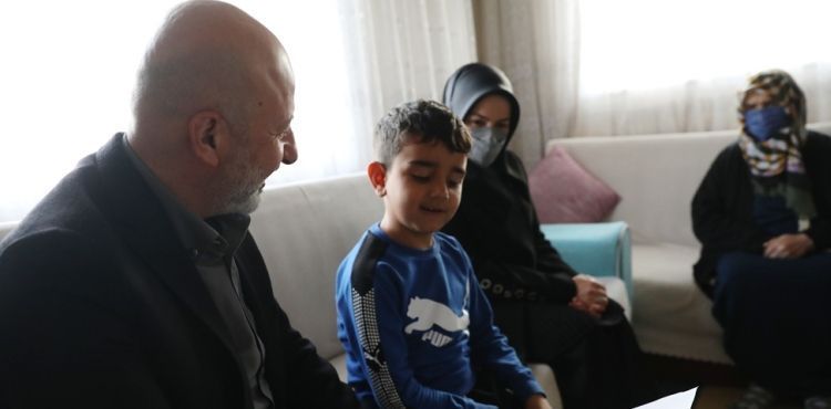 ÇOLAKBAYRAKDAR ÇİFTİ, KOCASİNANLILARIN KANDİLLERİNİ KUTLADI