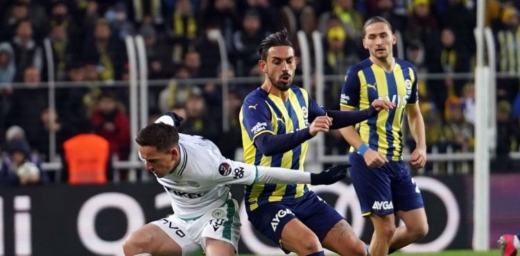 Fenerbahe son dakikalarda 3 puana uzand