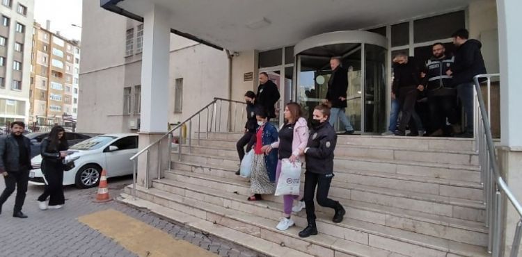 20 yıl hapis cezası olan kadın yakalandı