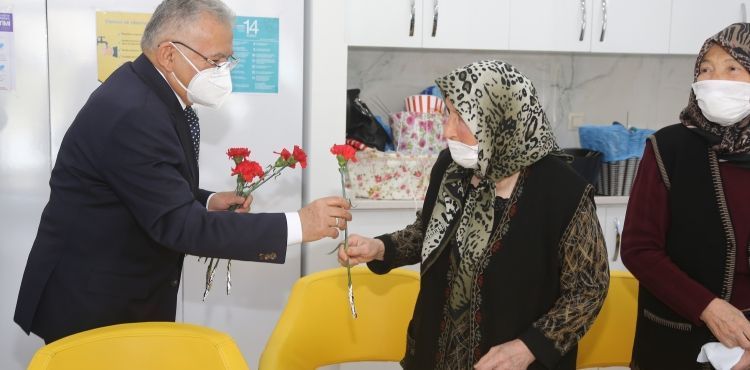 BAŞKAN BÜYÜKKILIÇ ULU ÇINARLAR İLE BULUŞTU, COŞKULARINA ORTAK OLDU