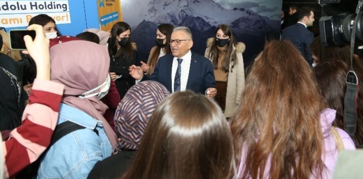 BÜYÜKŞEHİR’İN KAYSERİ KARİYER MERKEZİ HER YERDE
