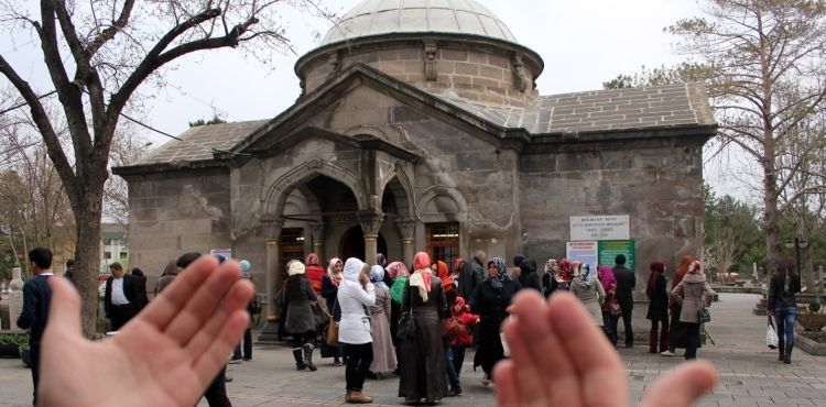 Ramazan ayının ilk günü 14 saat 25 dakika oruçlu kalınacak