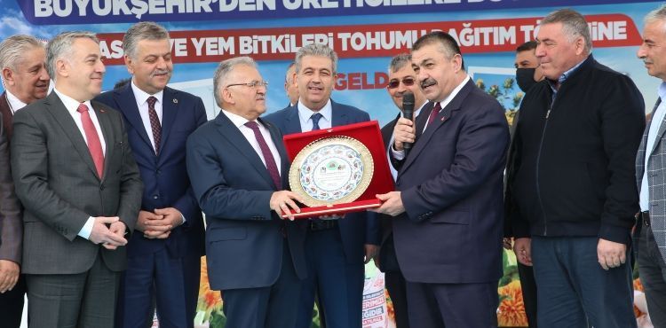 BAŞKAN BÜYÜKKILIÇ’TAN ÇİFTÇİYE 15 MİLYON TL’LİK TOHUM DESTEĞİ
