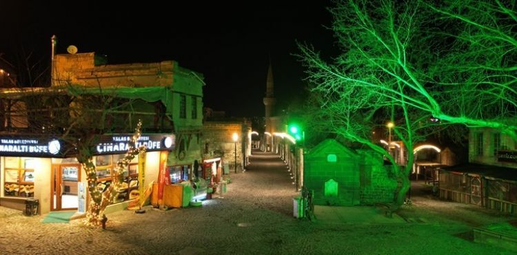 TALAS’IN TARİHİ SOKAĞI IŞIL IŞIL