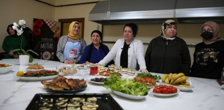 ÇÖLYAK HASTALARINA GLÜTENSİZ MUTFAK EĞİTİMİ İLGİYLE DEVAM EDİYOR