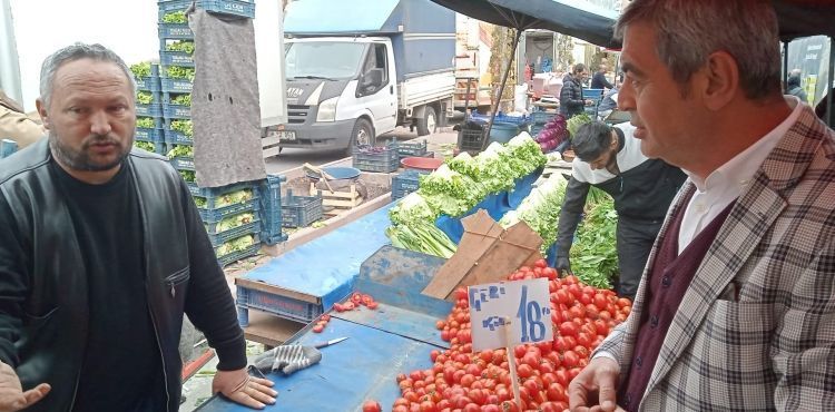 İYİ PARTİLİ KAZIM YÜCEL RAMAZAN ÖNCESİ SEMT PAZARINI GEZDİ