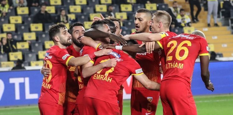 Kayserispor, sahasında Fenerbahçe'yi ağırlıyor
