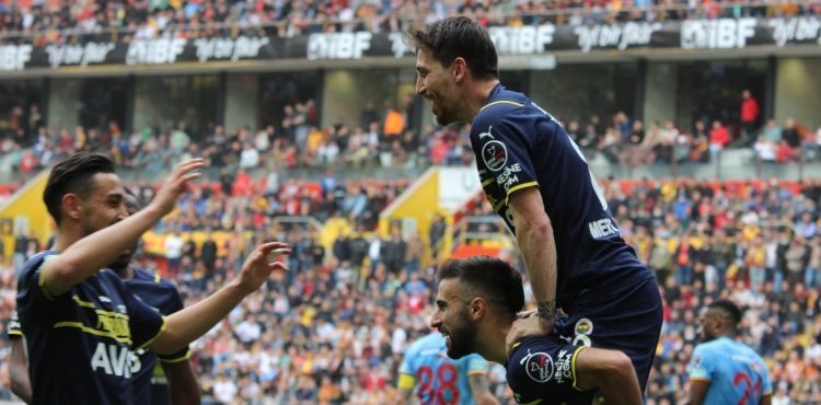 Fenerbahçe, Kayseri'de farka koştu!