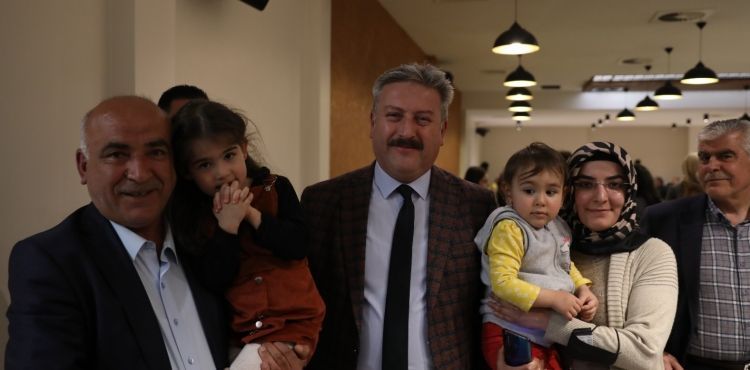 BAŞKAN PALANCIOĞLU, MUHTARLARLA İFTAR YEMEĞİNDE BULUŞTU