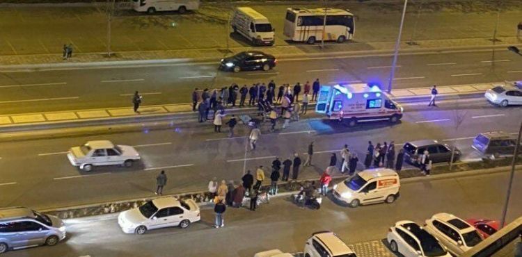 Otomobilin çarptığı kadın hastanede öldü