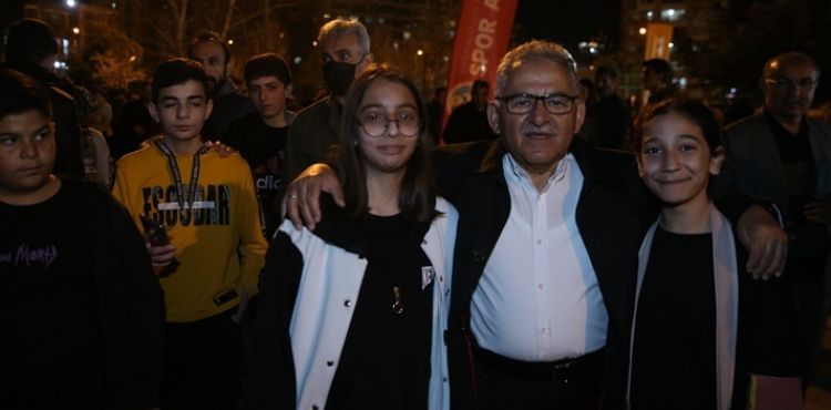 BÜYÜKKILIÇ, RAMAZAN COŞKUSUNU VATANDAŞLARLA YAŞIYOR