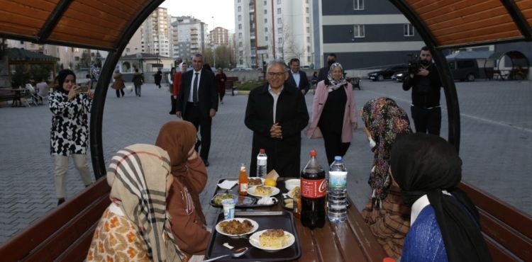 BAKAN BYKKILI, GENLERN RAMAZAN ELENCESNE ORTAK OLDU