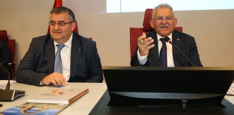 BÜYÜKŞEHİR MECLİSİ ÖNEMLİ KARARLARA İMZA ATTI