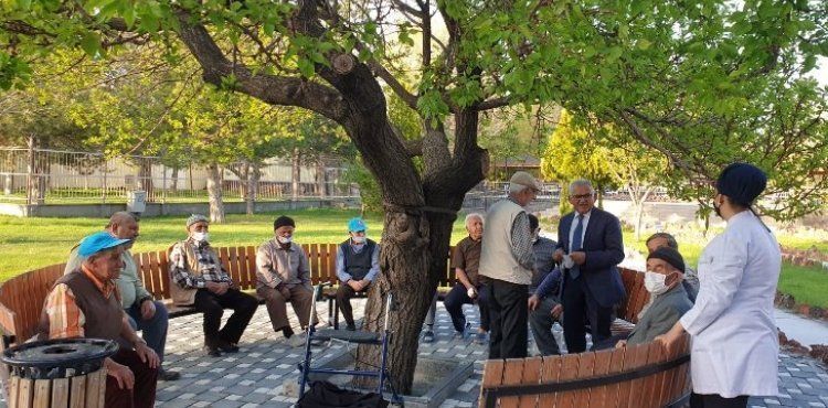 BAŞKAN BÜYÜKKILIÇ, HUZUREVİ’NDE ULU ÇINARLARLA BULUŞTU