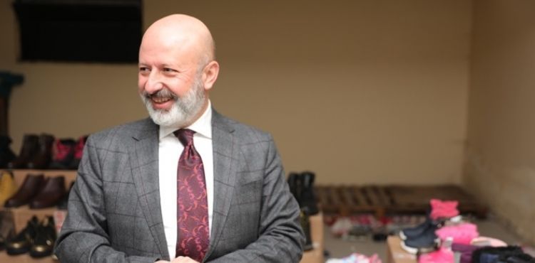 HER YIL OLDUĞU GİBİ BU BAYRAMDA BAYRAMLIKLAR KOCASİNAN BELEDİYESİ’NDEN