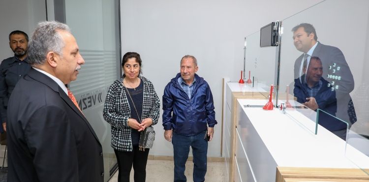 “BİR AĞAÇ DALIYLA, BUDAĞIYLA”