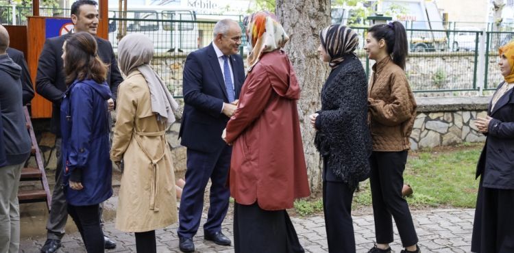 BAŞKAN ÖZTÜRK BELEDİYE PERSONELLERİ İLE BAYRAMLAŞTI