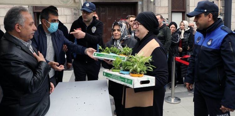 ANNELER GÜNÜ'NDE ANNELERE ÇOK ÖZEL HEDİYE