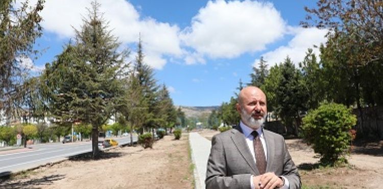 BAŞKAN ÇOLAKBAYRAKDAR, “PARKLAR, İLÇENİN ÇEHRESİNİ DEĞİŞTİRİYOR VE GÜZELLEŞTİRİYOR”