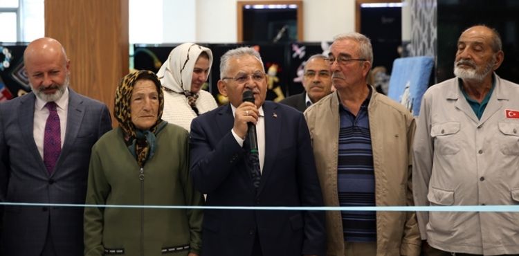 BÜYÜKKILIÇ’TAN ULU ÇINARLAR İLE ŞİİRLİ, ŞARKILI “SERGİ” AÇILIŞI