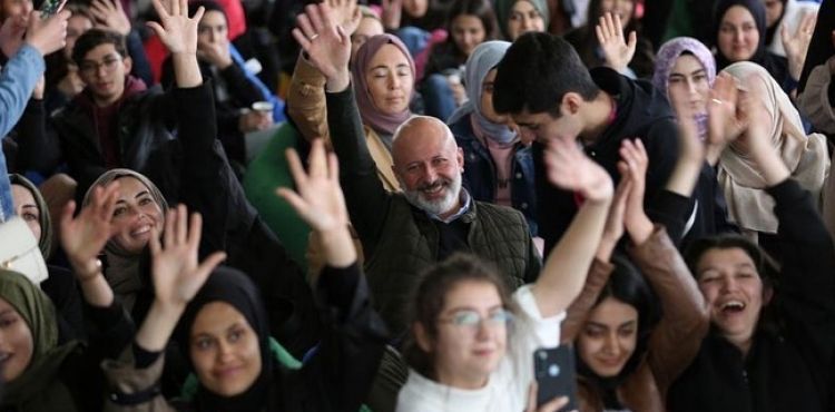 KOCASİNAN GENÇLİK KULÜBÜ, KUŞÇU MARİNA’DA GENÇLERE EŞSİZ BİR GÜN YAŞATTI