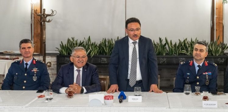 BAŞKAN BÜYÜKKILIÇ’TAN VALİ ÇİÇEK ONURUNA “HOŞ GELDİNİZ” YEMEĞİ