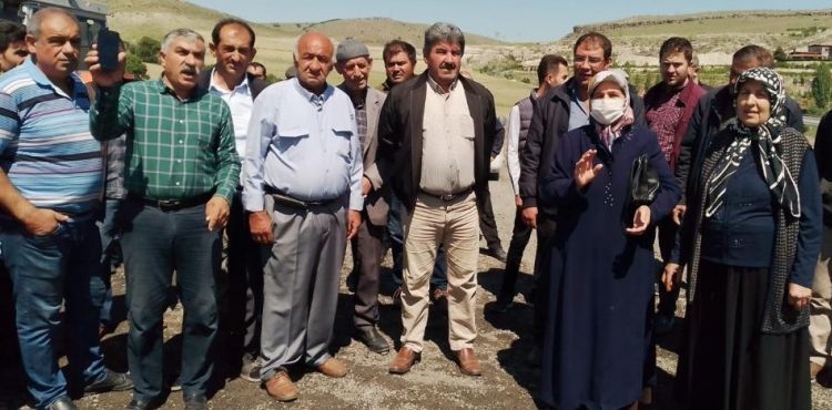Molu sakinlerinden traktörlü ‘köpek barınağı’ eylemi