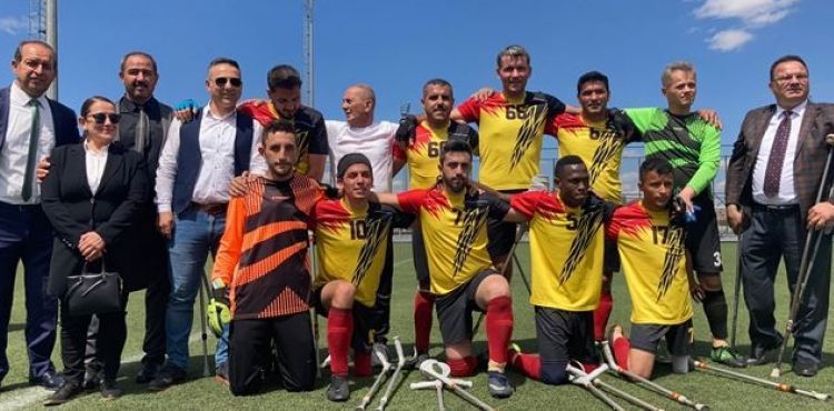MELİKGAZİ BELEDİYESİ BEDENSEL ENGELLİLER FUTBOL TAKIMI ŞAMPİYON OLDU
