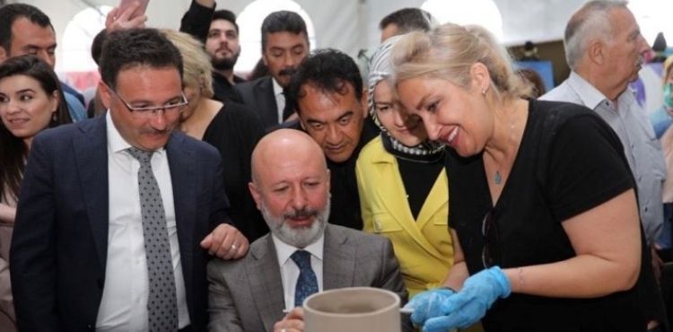 KOCASİNAN’DA EMEĞİN SANATA DÖNÜŞTÜĞÜ SERGİ, BÜYÜK BEĞENİ TOPLADI