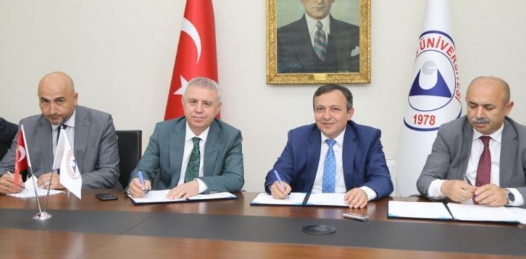 ERÜ ve Koop-İş Sendikası Arasında Toplu İş Sözleşmesi İmzalandı
