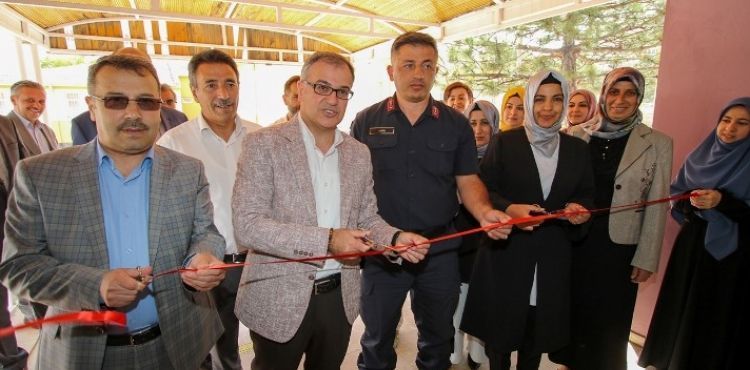 HACILAR RASİM ÇETİNKAYA HALK EĞİTİM MERKEZİ YILSONU SERGİSİ AÇILDI