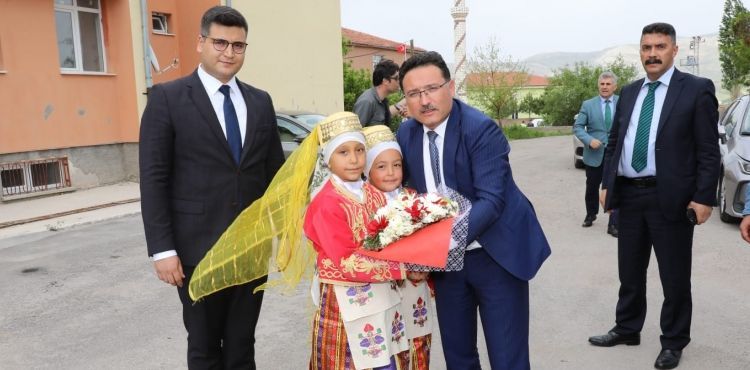 Vali Gökmen Çiçek Pınarbaşı ve Sarız ilçelerini ziyaret etti