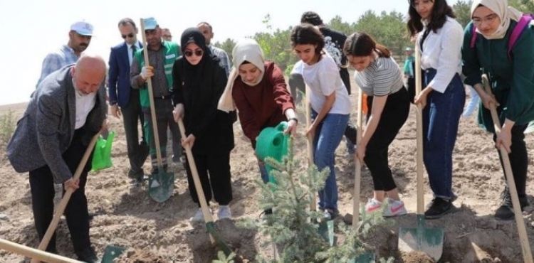 BAŞKAN ÇOLAKBAYRAKDAR, “DAHA GÜZEL ÇEVRE İÇİN ÇALIŞIYORUZ”