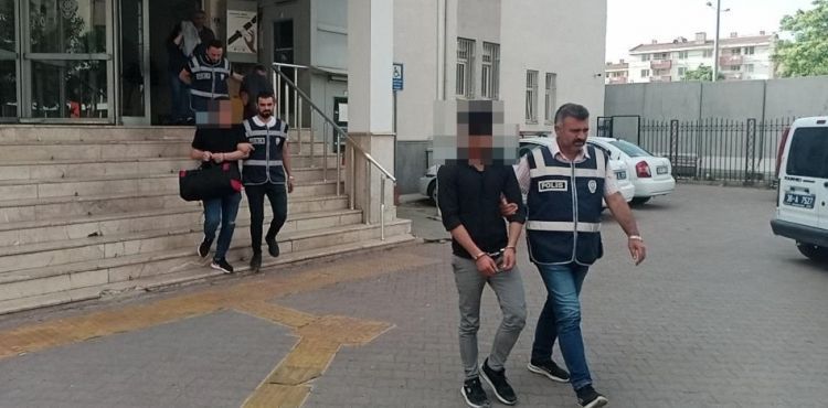 Aranan 12 kişi yakalandı