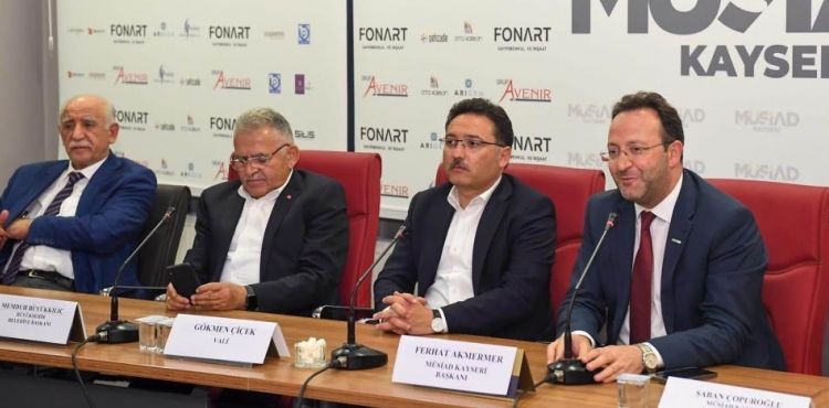 Vali Çiçek, MÜSİAD Kayseri Şubesi’nin Genişletilmiş İstişare Toplantısına katıldı