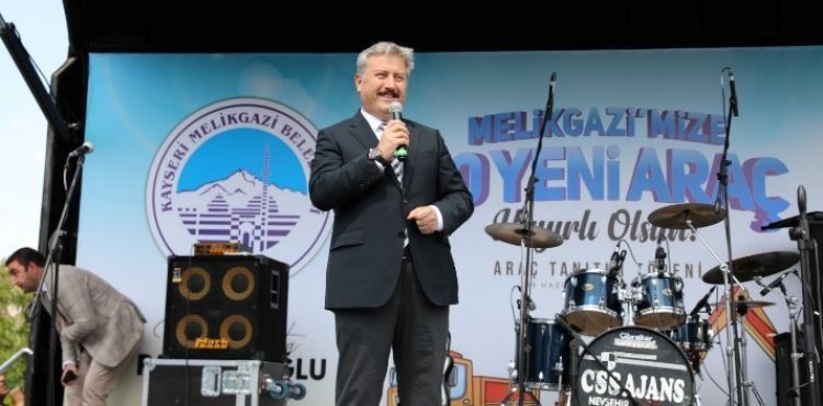 80 İŞ MAKİNESİ İLE MELİKGAZİ’NİN ARAÇ FİLOSU DAHA DA GÜÇLENDİ
