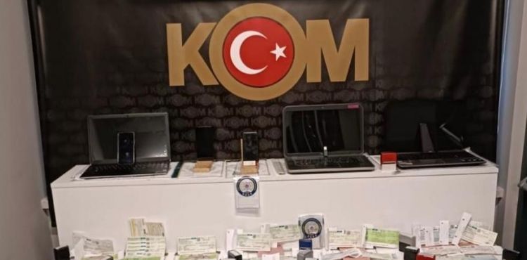 Paravan şirket kurarak 100 milyon dolandırdılar