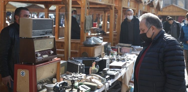 TALAS’IN VAZGEÇİLMEZİ ‘ANTİKA PAZARI’ HIZ KESMEDEN DEVAM