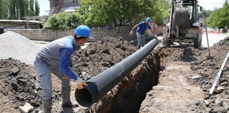 KASKİ, BÜNYAN’DA ŞEBEKE HATLARINI YENİLİYOR