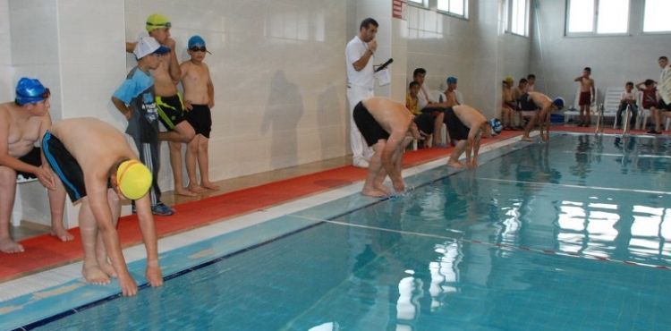 MELİKGAZİ'DE YÜZME KURSU KAYITLARI BAŞLADI