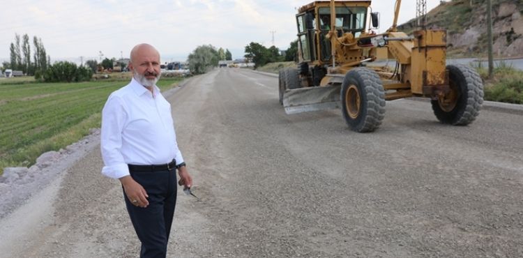 BAKAN OLAKBAYRAKDAR, MERKEZ VE KIRSAL MAHALLELERE, HER ALANDA HZMET ULATIRIYORUZ